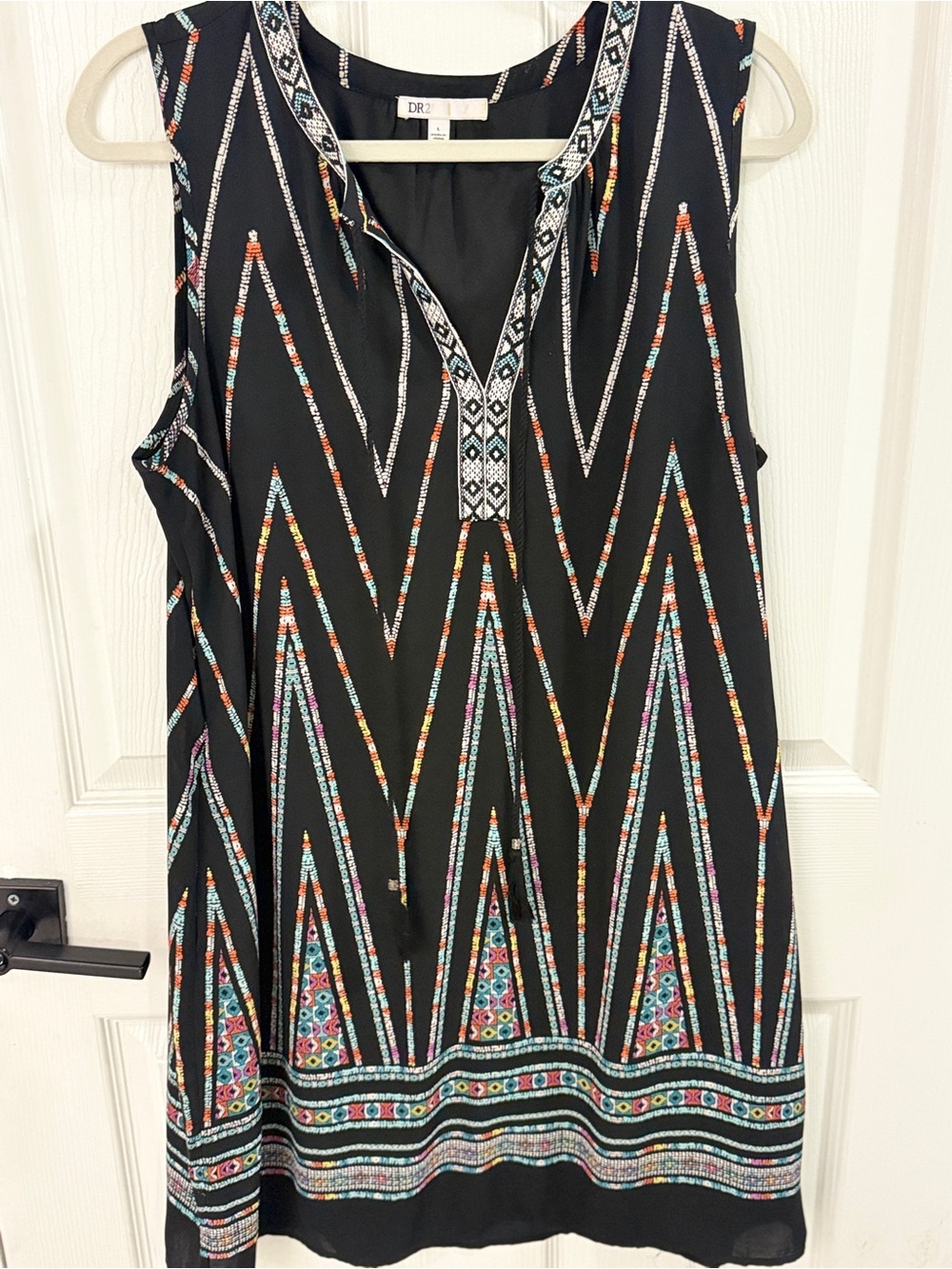 DR2 Daniel Rainn Dress L Black Aztec Chevron Print Sleeveless Shift Tie Neck